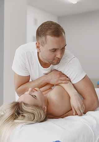 Chiropractor FAQs Chiropractor FAQs