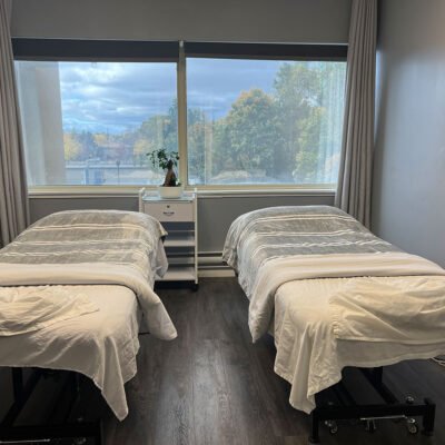5460 Yonge Street RMT Clinic Willowdale Couples tretment room
